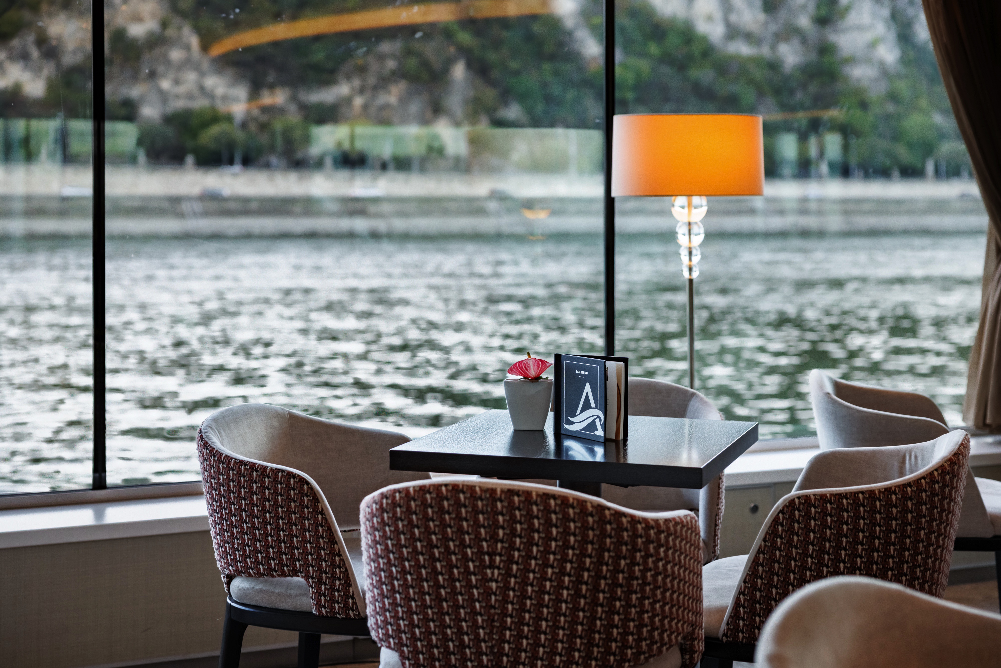 Avalon Illumination - Panorama Lounge